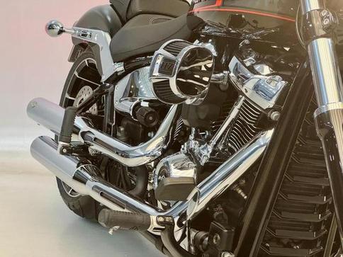 HARLEY-DAVIDSON SOFTAIL BREAKOUT