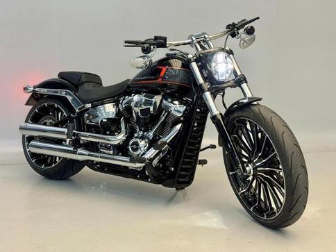 HARLEY-DAVIDSON SOFTAIL BREAKOUT
