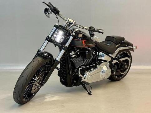 HARLEY-DAVIDSON SOFTAIL BREAKOUT
