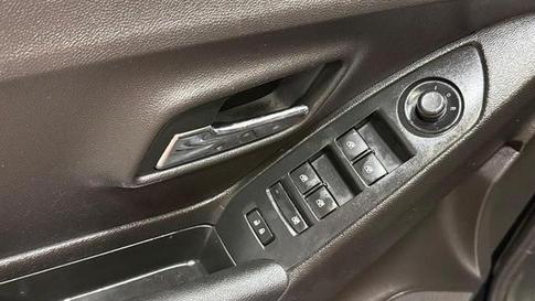 CHEVROLET CHEV TRACKER LT