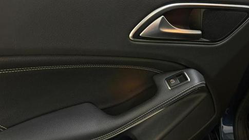 MERCEDES-BENZ GLA200FF