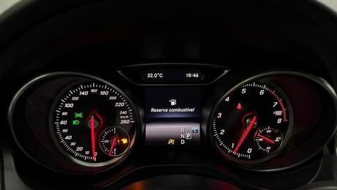 MERCEDES-BENZ GLA200FF