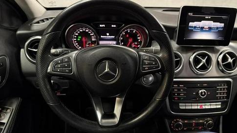 MERCEDES-BENZ GLA200FF