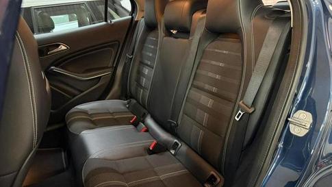 MERCEDES-BENZ GLA200FF