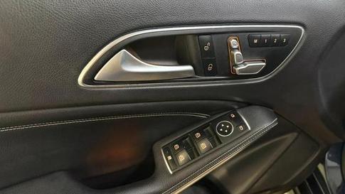 MERCEDES-BENZ GLA200FF