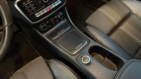 MERCEDES-BENZ GLA200FF