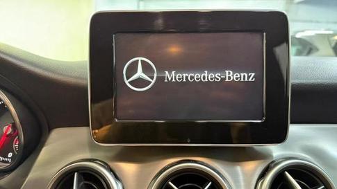 MERCEDES-BENZ GLA200FF