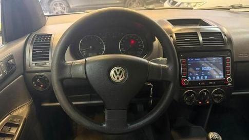 VOLKSWAGEN POLO SEDAN 1.6