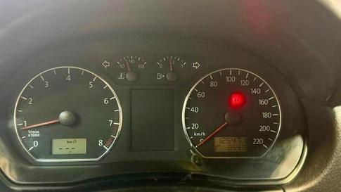 VOLKSWAGEN POLO SEDAN 1.6