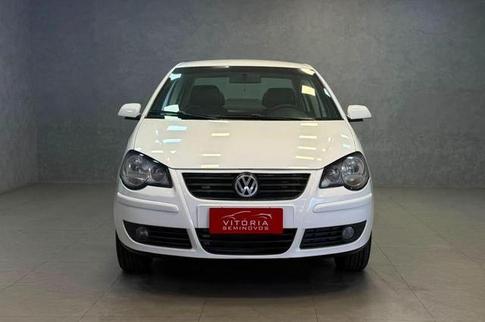 VOLKSWAGEN POLO SEDAN 1.6
