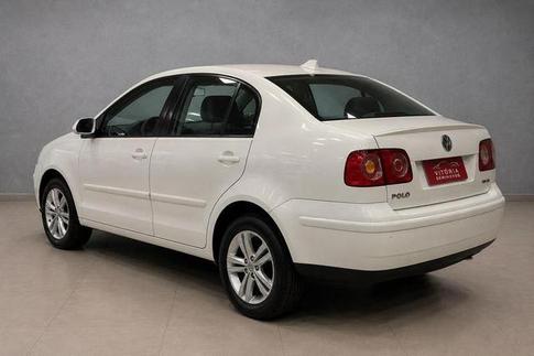 VOLKSWAGEN POLO SEDAN 1.6