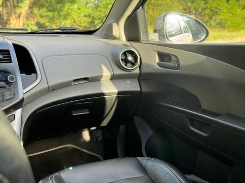 CHEVROLET SONIC LT HB AT