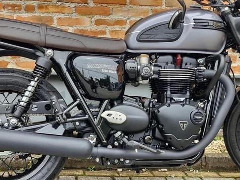 TRIUMPH BONNEVILLE T120 BLACK