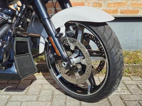 HARLEY-DAVIDSON ROAD GLIDE SPECIAL