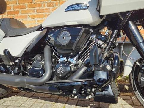 HARLEY-DAVIDSON ROAD GLIDE SPECIAL