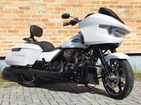 HARLEY-DAVIDSON ROAD GLIDE SPECIAL