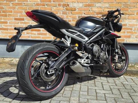 TRIUMPH STREET TRIPLE RS