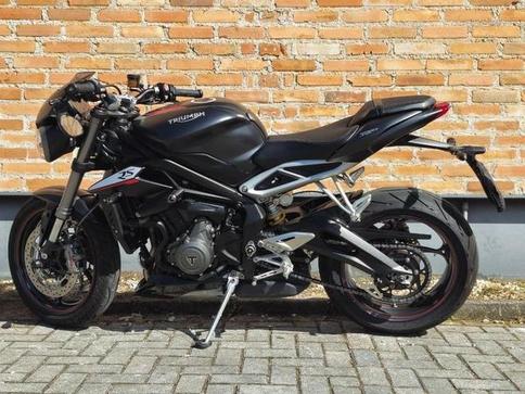 TRIUMPH STREET TRIPLE RS