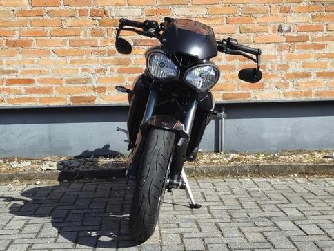 TRIUMPH STREET TRIPLE RS