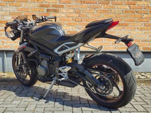 TRIUMPH STREET TRIPLE RS