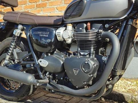TRIUMPH BONNEVILLE T120 BLACK