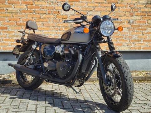 TRIUMPH BONNEVILLE T120 BLACK