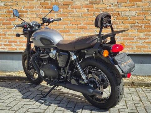 TRIUMPH BONNEVILLE T120 BLACK