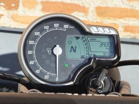 TRIUMPH SCRAMBLER 400X