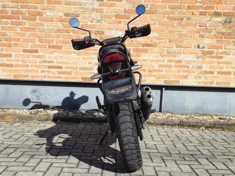 TRIUMPH SCRAMBLER 400X