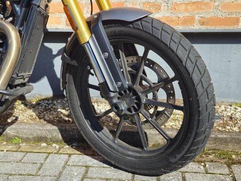 TRIUMPH SCRAMBLER 400X