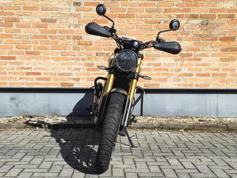 TRIUMPH SCRAMBLER 400X