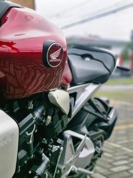 HONDA CB 1000 R