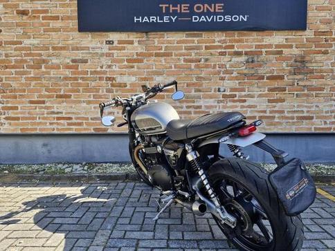TRIUMPH SPEED TWIN