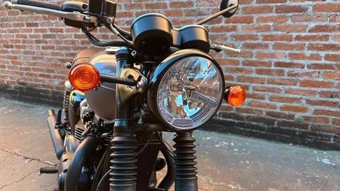 TRIUMPH BONNEVILLE T120 BLACK