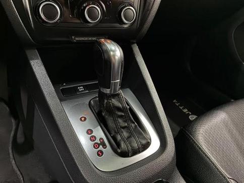 VOLKSWAGEN JETTA 2.0