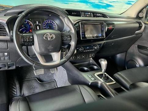 TOYOTA HILUX 2.8 SRV 4X4 CD 16V DIESEL 4P AUT