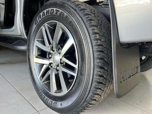 TOYOTA HILUX 2.8 SRV 4X4 CD 16V DIESEL 4P AUT