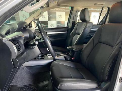 TOYOTA HILUX 2.8 SRV 4X4 CD 16V DIESEL 4P AUT