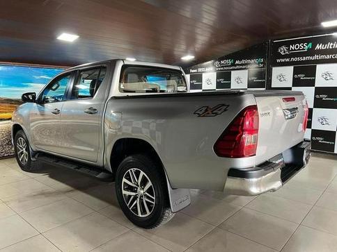 TOYOTA HILUX 2.8 SRV 4X4 CD 16V DIESEL 4P AUT