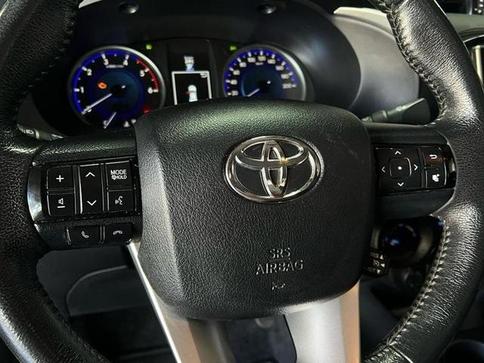 TOYOTA HILUX 2.8 SRV 4X4 CD 16V DIESEL 4P AUT