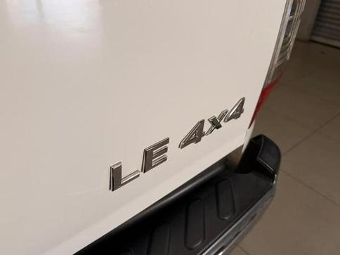 NISSAN FRONTIER LEATX4