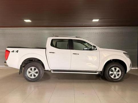 NISSAN FRONTIER LEATX4