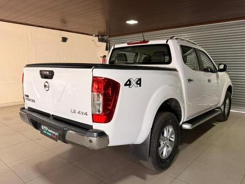 NISSAN FRONTIER LEATX4