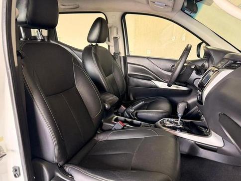 NISSAN FRONTIER LEATX4
