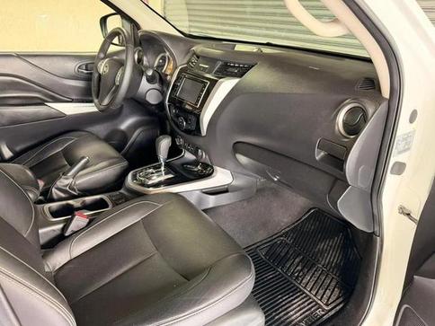 NISSAN FRONTIER LEATX4