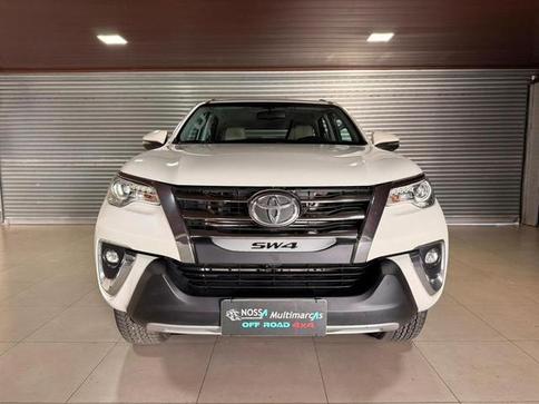 TOYOTA Hilux SW4 Diamond 2.8 TB 4x4 Die. Aut.