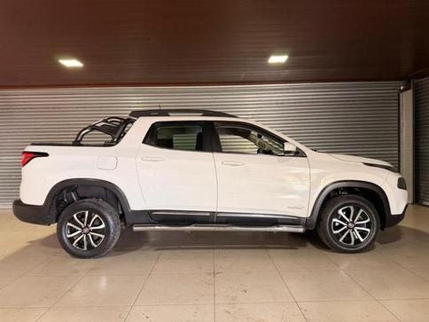 FIAT TORO FREEDOM 1.8 AT6