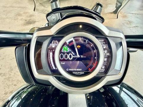 TRIUMPH ROCKET 3 GT