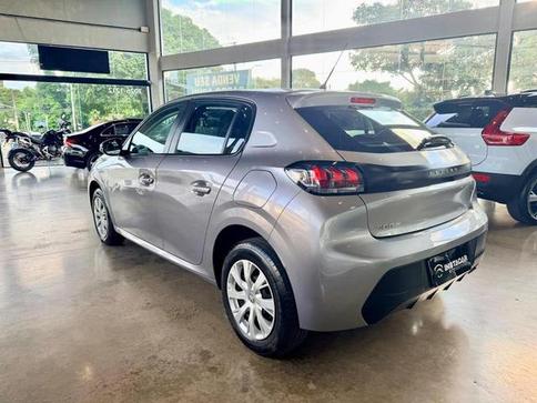 PEUGEOT 208 LIKE MT