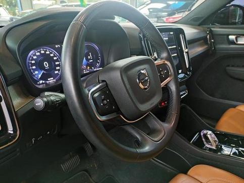 VOLVO XC40 T5H INSCRIP